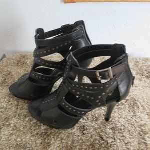 Milwaukee Performance Heels size 8m